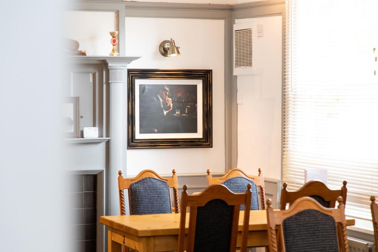 The Unicorn Inn Newton Solney Ngoại thất bức ảnh