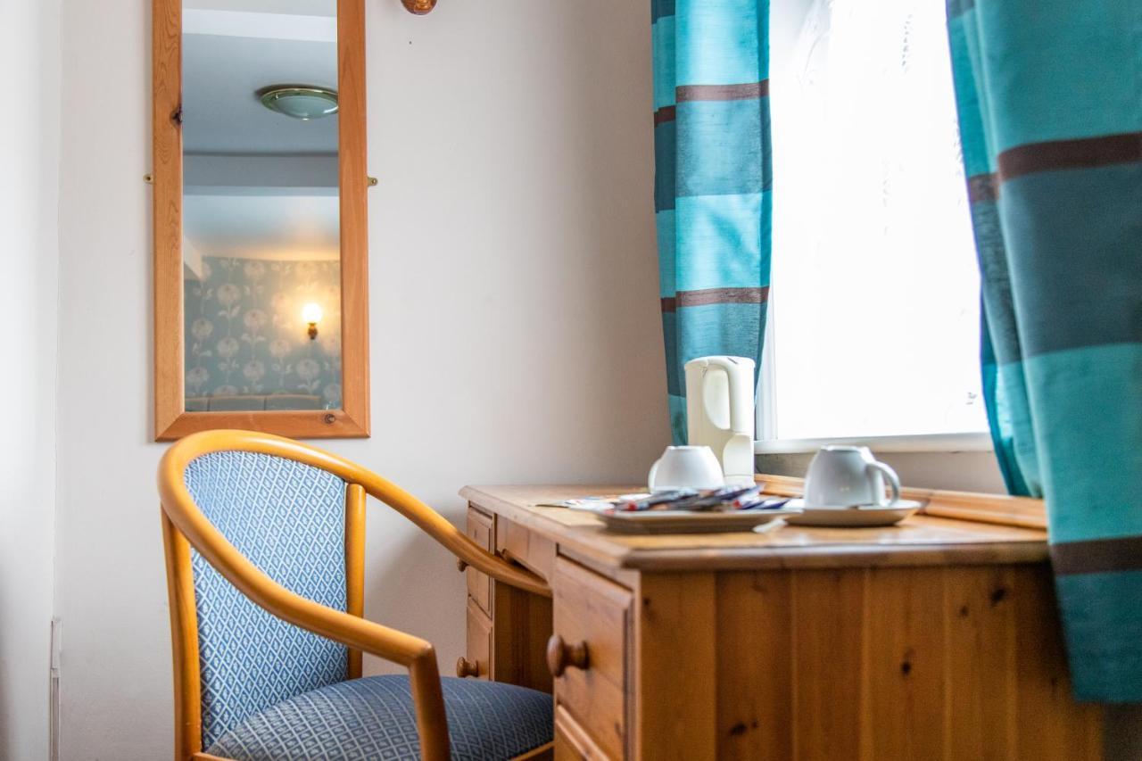 The Unicorn Inn Newton Solney Ngoại thất bức ảnh