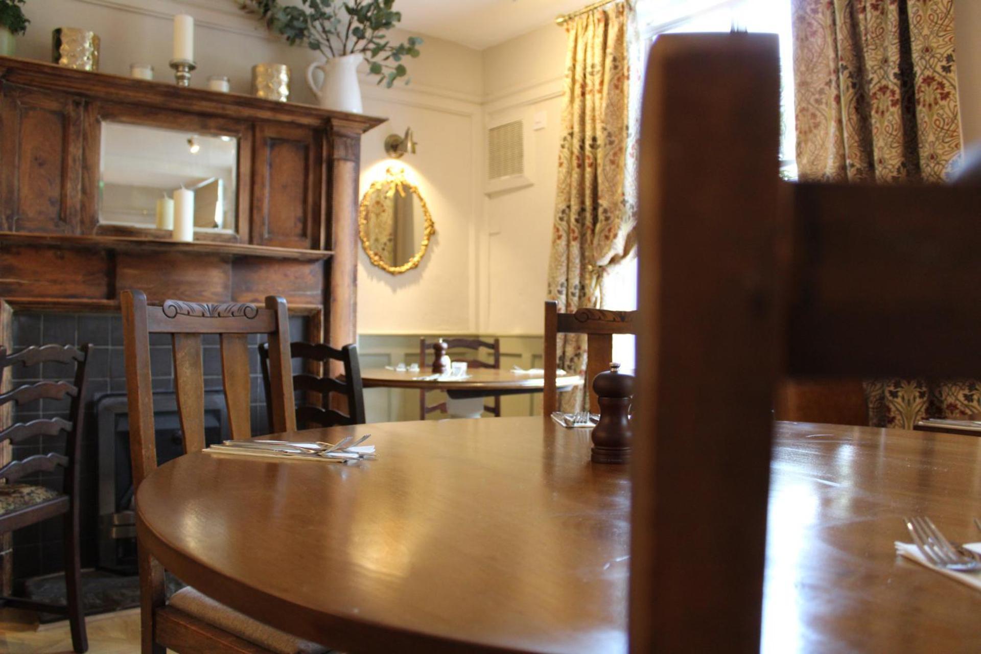 The Unicorn Inn Newton Solney Ngoại thất bức ảnh
