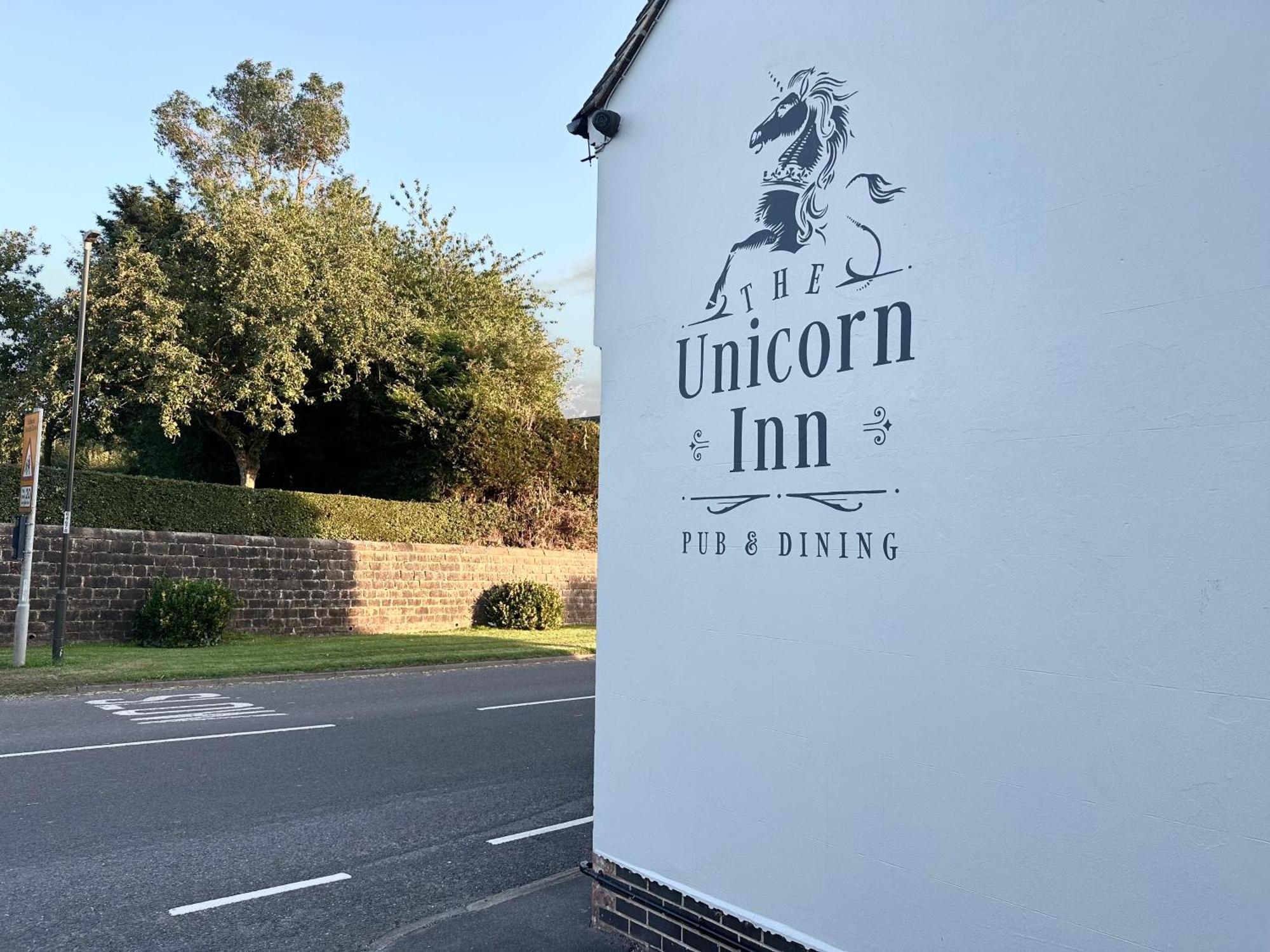 The Unicorn Inn Newton Solney Ngoại thất bức ảnh