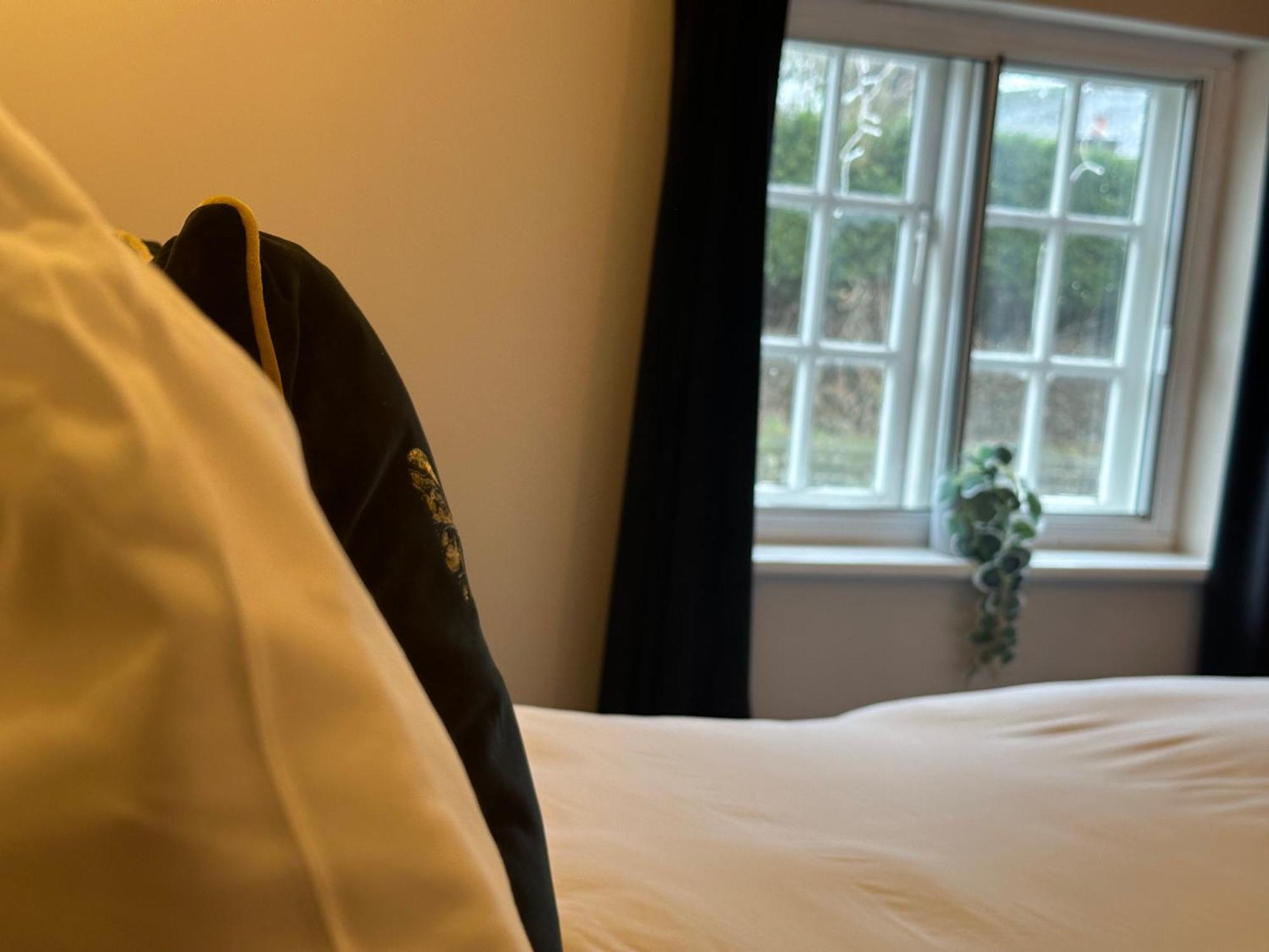 The Unicorn Inn Newton Solney Ngoại thất bức ảnh